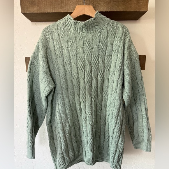 Vintage|Cozy Pastel Sage Green Cable Knit Sweater,fisherman style•••oversized - Picture 7 of 9